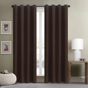 Bruin verduisterend gordijn voor de slaapkamer.